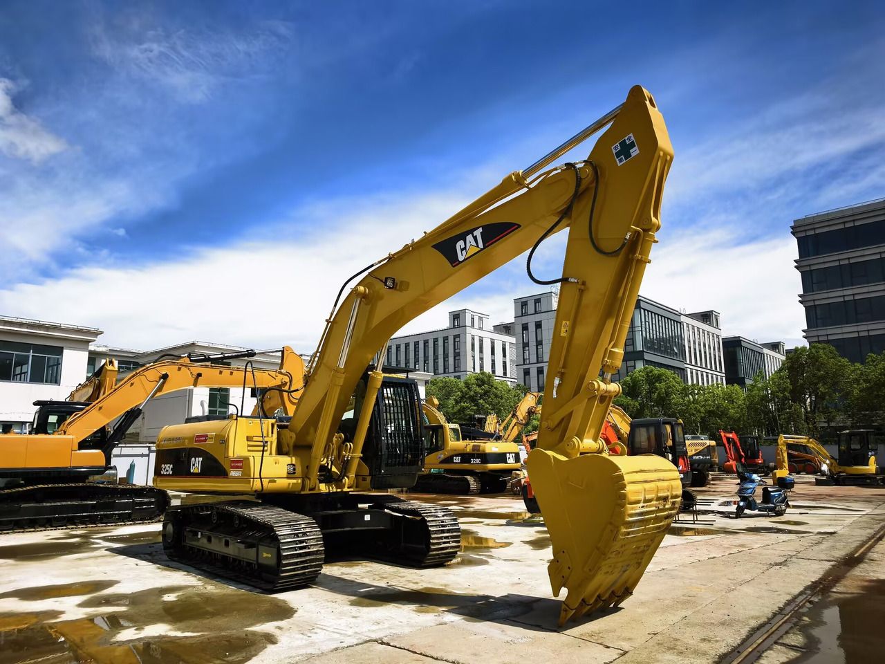 2023 Caterpillar 325C crawler excavator, side profile view