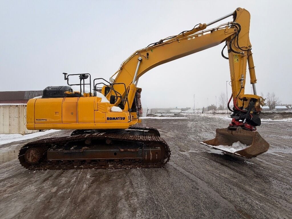 2023 Komatsu PC290LC-11 crawler excavator side view