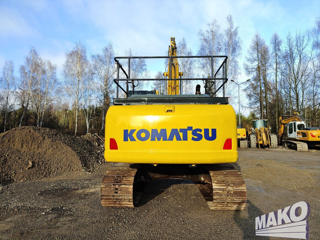 2016 Komatsu PC210LC-10 crawler excavator rear view