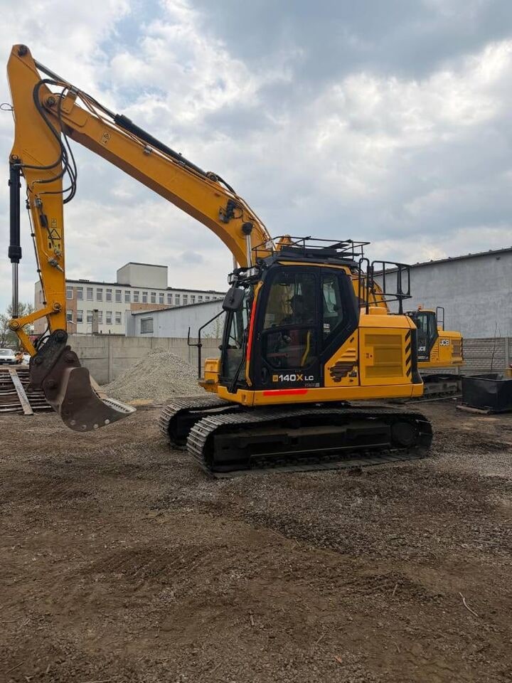 2020 JCB 140X LC crawler excavator, side view
