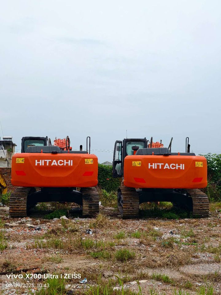 2025 Hitachi 350-5G crawler excavator rear view
