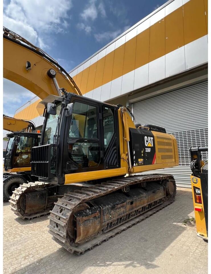 2016 Caterpillar 336FL crawler excavator, side view