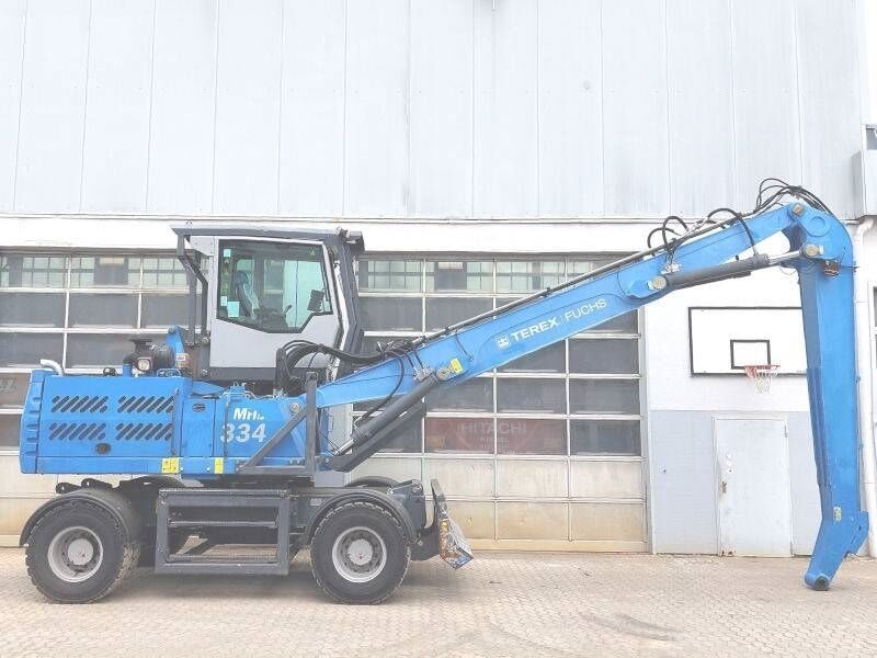 2013 Fuchs MHL 334 D material handler, side view