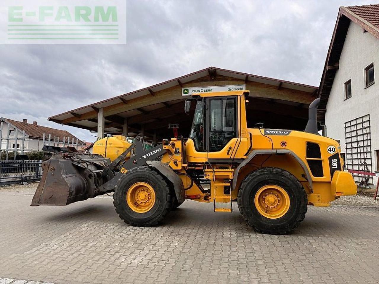 2013 Volvo L60G wheel loader, side view 2013 Volvo L60G wheel loader, side view
