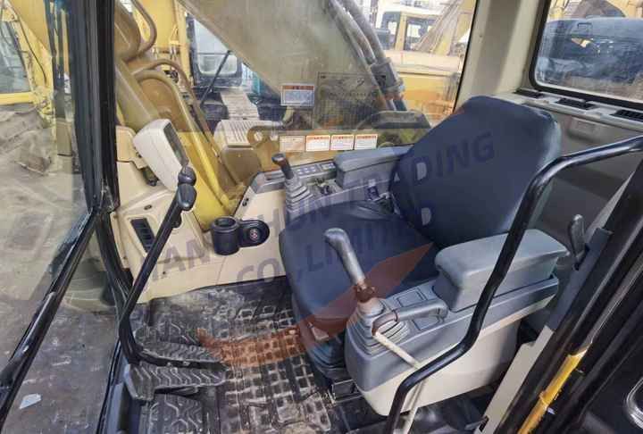 2018 Caterpillar 320C crawler excavator interior view