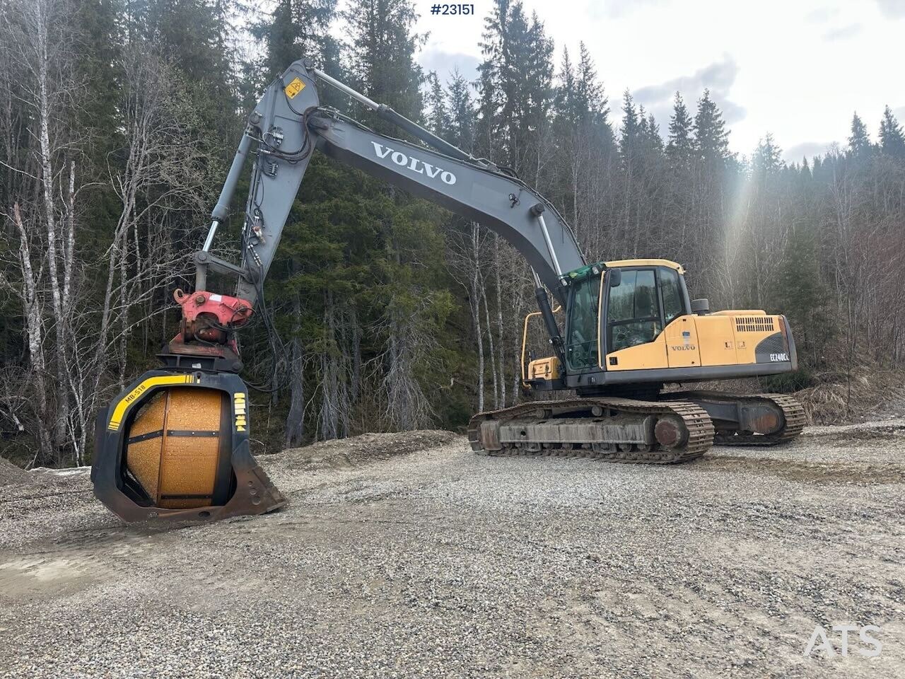 2008 Volvo EC240CL crawler excavator side view