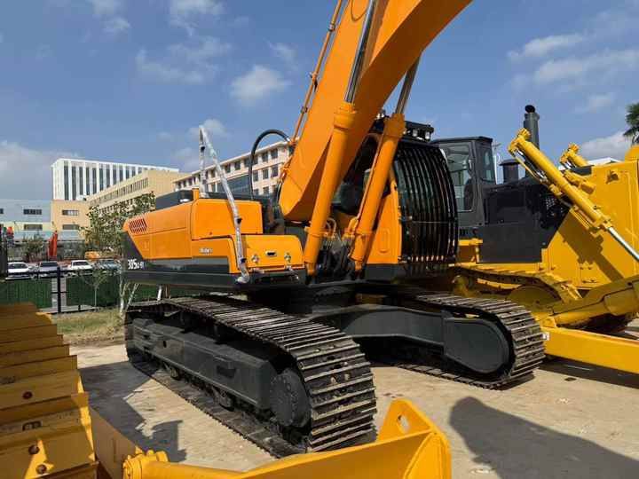 2023 Hyundai R305LC-9C crawler excavator, rear three-quarter view 2023 Hyundai R305LC-9C crawler excavator, rear three-quarter view