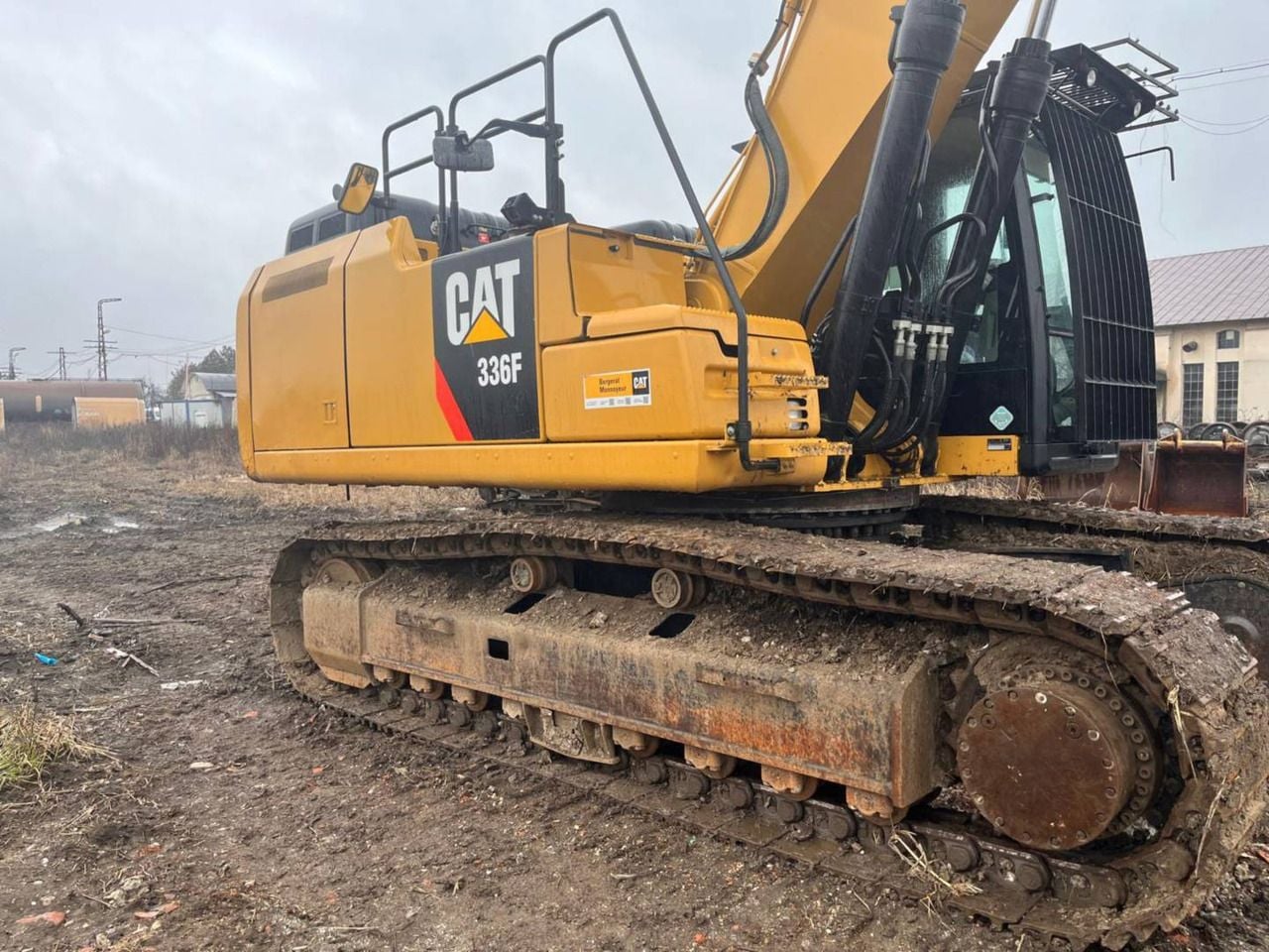 2017 Caterpillar 336F crawler excavator side view