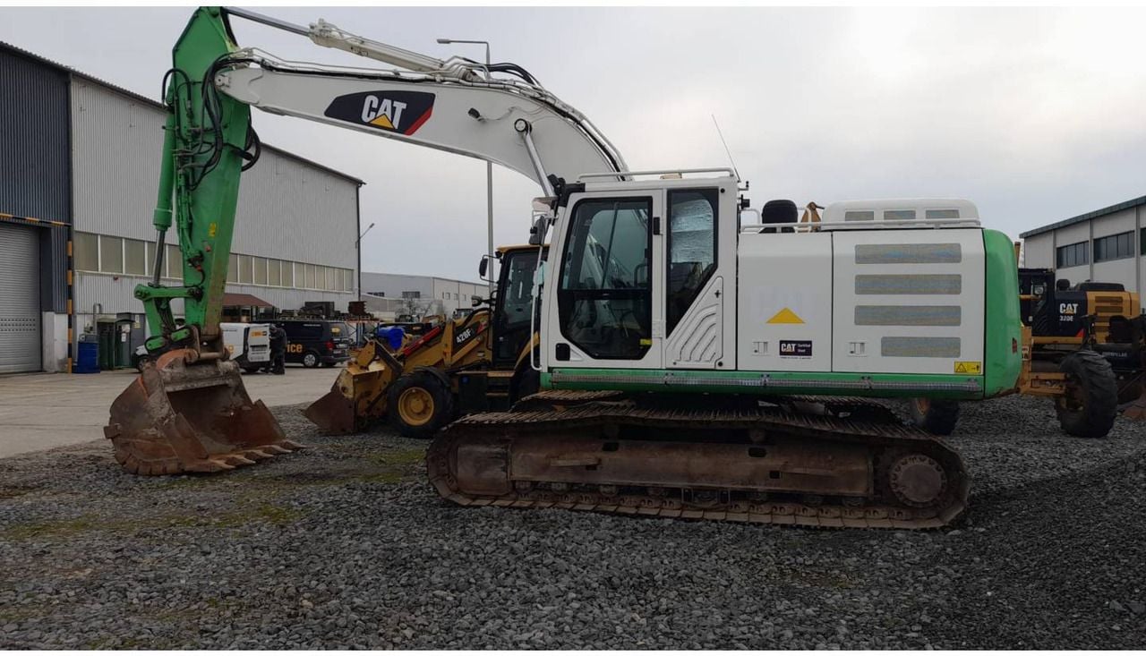 2015 Caterpillar 324EL crawler excavator, side profile view