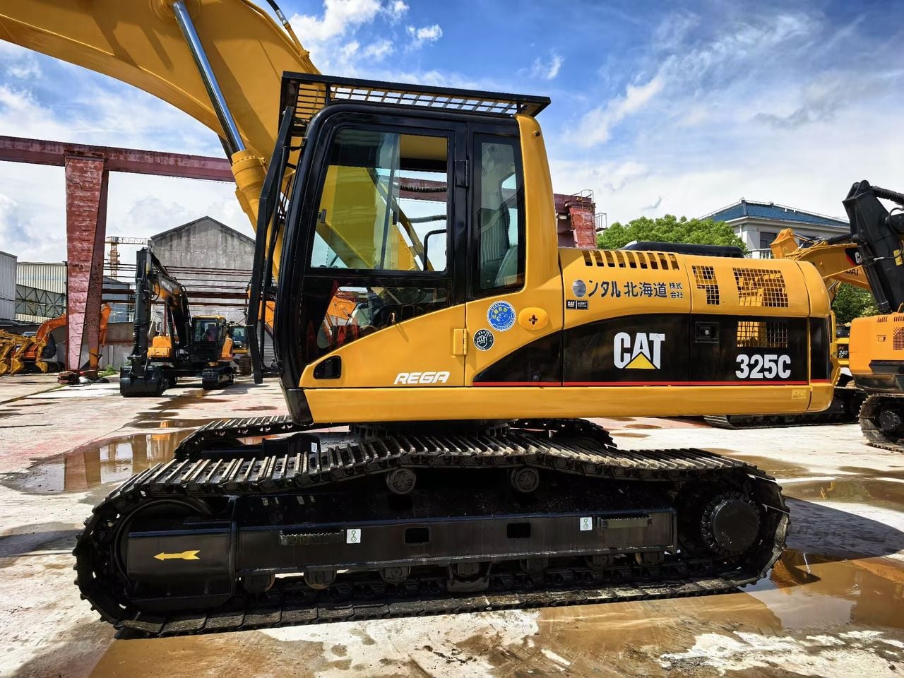 2023 Caterpillar 325C crawler excavator side view