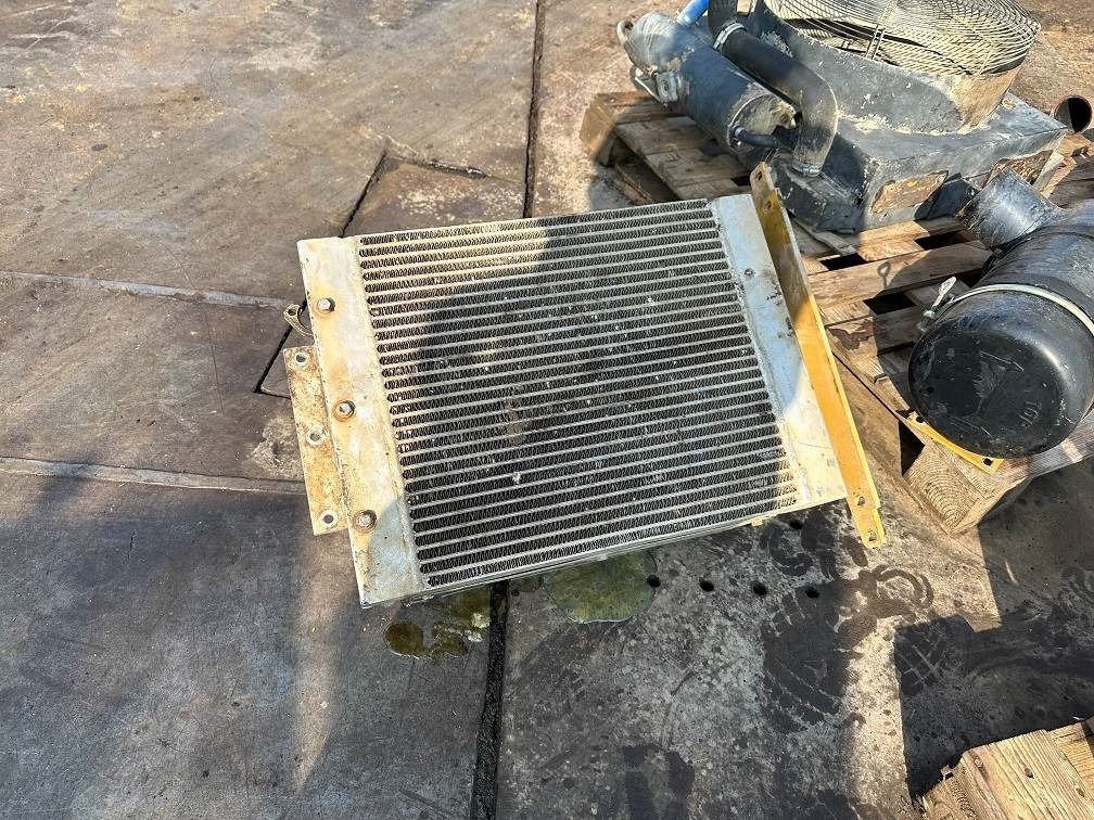 Caterpillar 214 B FT wheel excavator radiator component