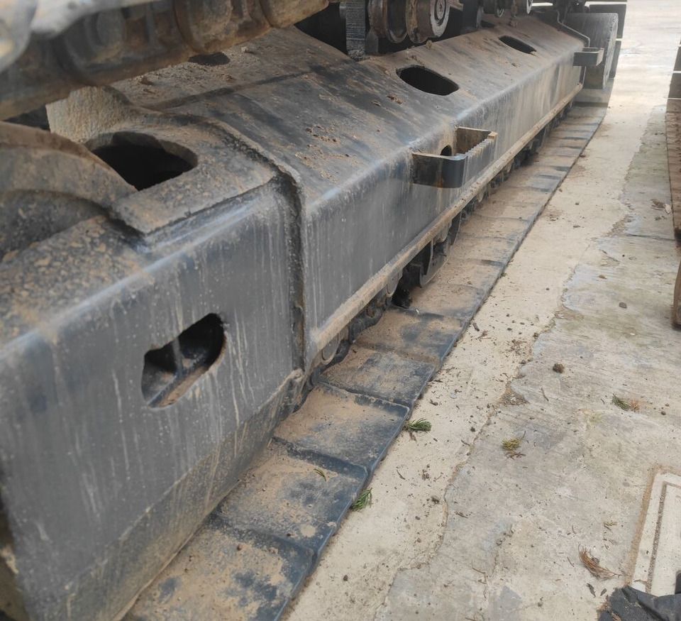 2019 Doosan DX225LC-7 crawler excavator track frame detail