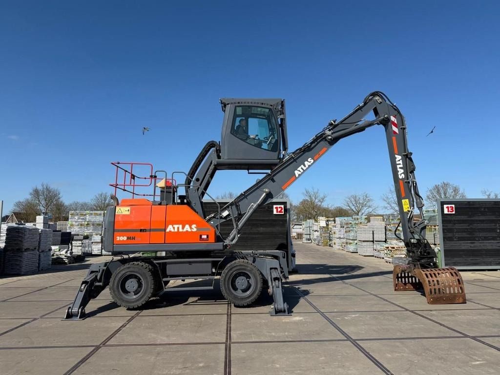 2021 Atlas 200MH material handler, side view