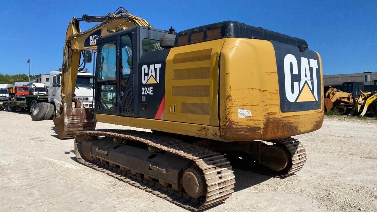 2014 Caterpillar 324ELN crawler excavator, rear three-quarter view