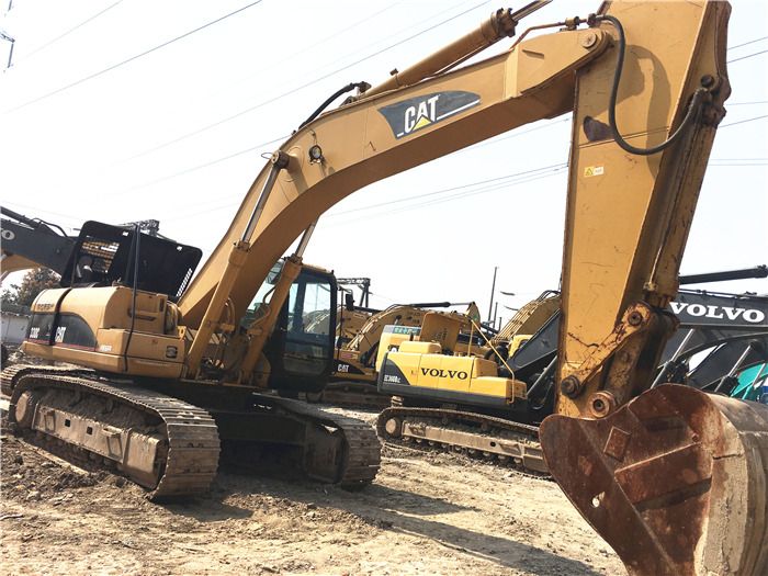 2018 Caterpillar 330C crawler excavator, side view