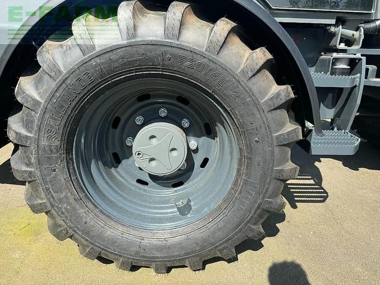 2023 Weidemann 5080 wheel and tire detail