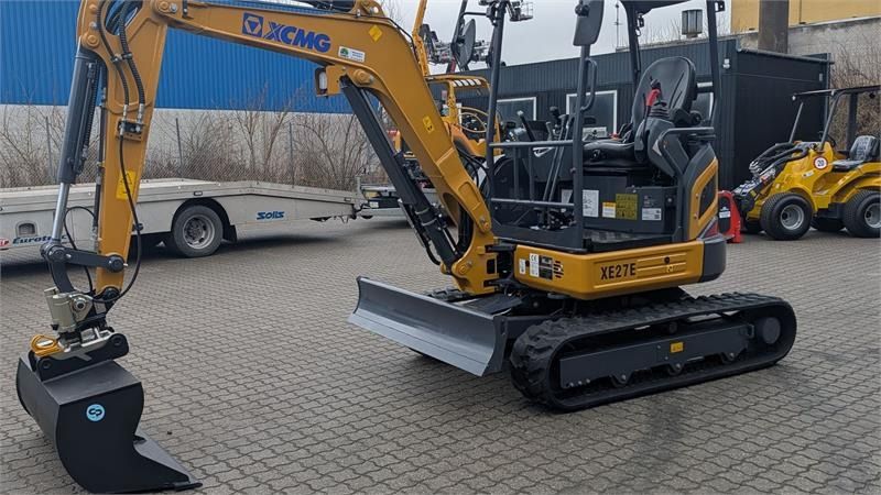XCMG XE27E mini excavator, side view