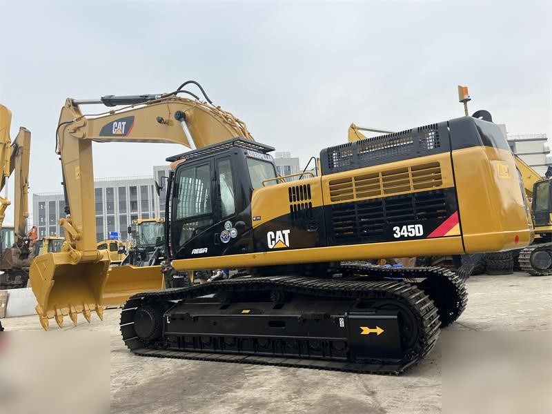 2021 Caterpillar 345D crawler excavator, side view