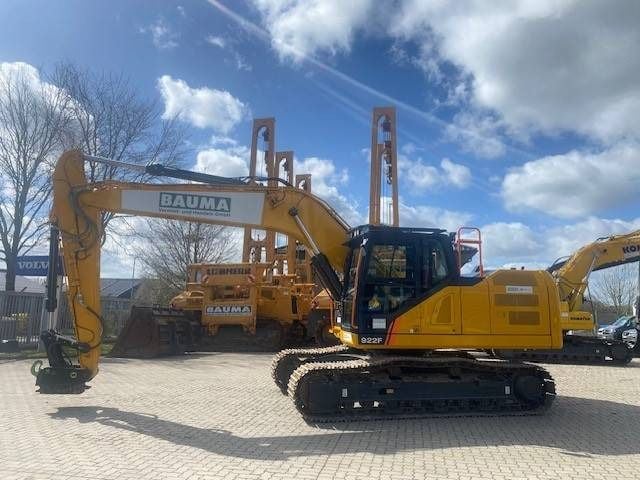 2025 LiuGong 922F crawler excavator side view