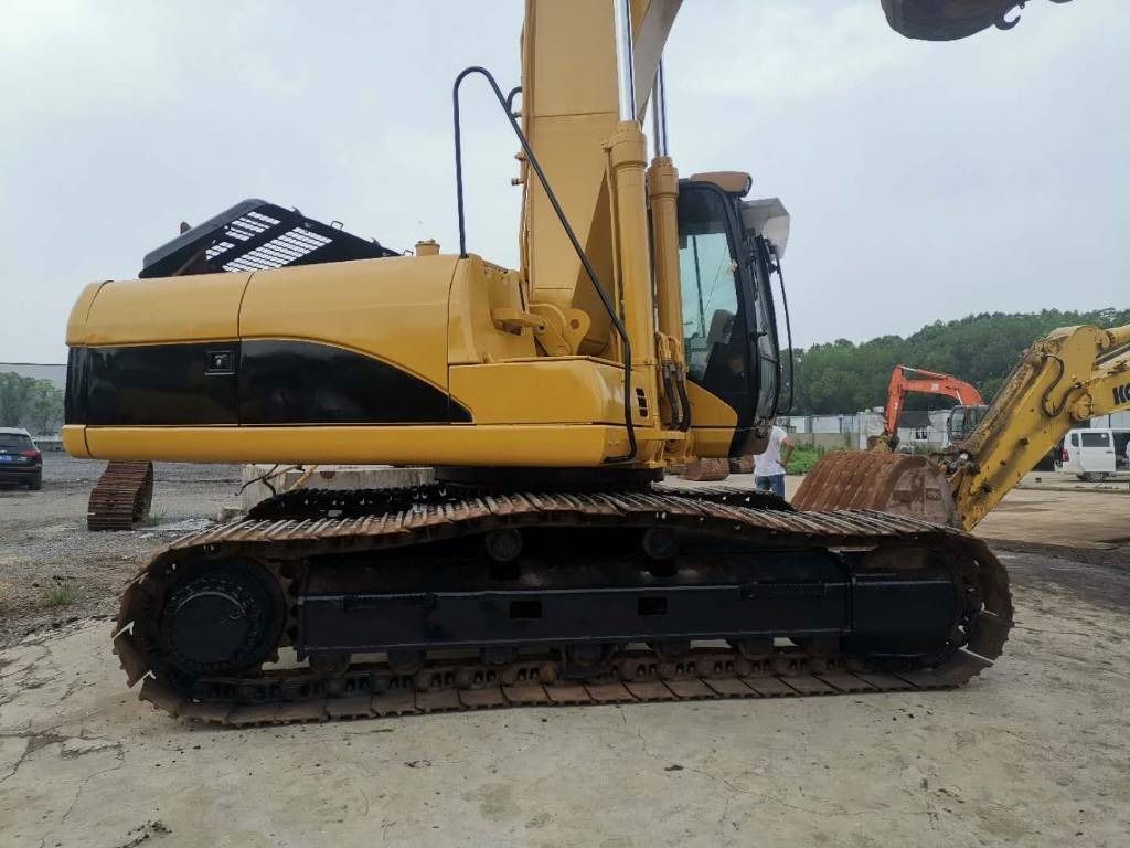 2023 Caterpillar 325C crawler excavator, side profile view