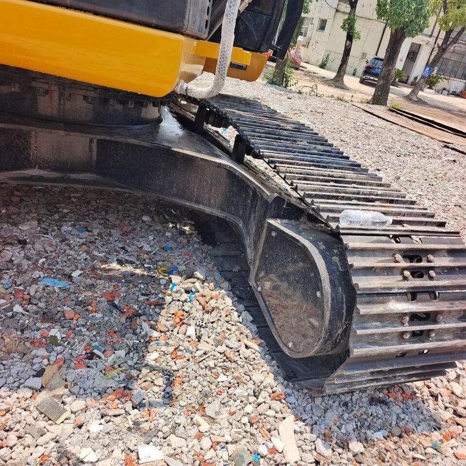 2024 Caterpillar 324D crawler excavator undercarriage view