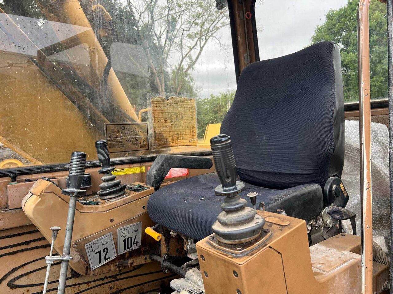 Caterpillar 211BLC Crawler Excavator interior view