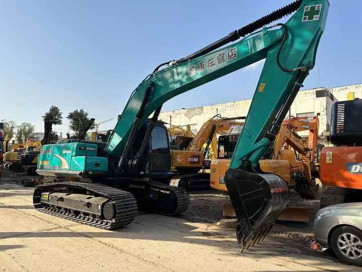 2016 Kobelco SK200-8 crawler excavator, side view