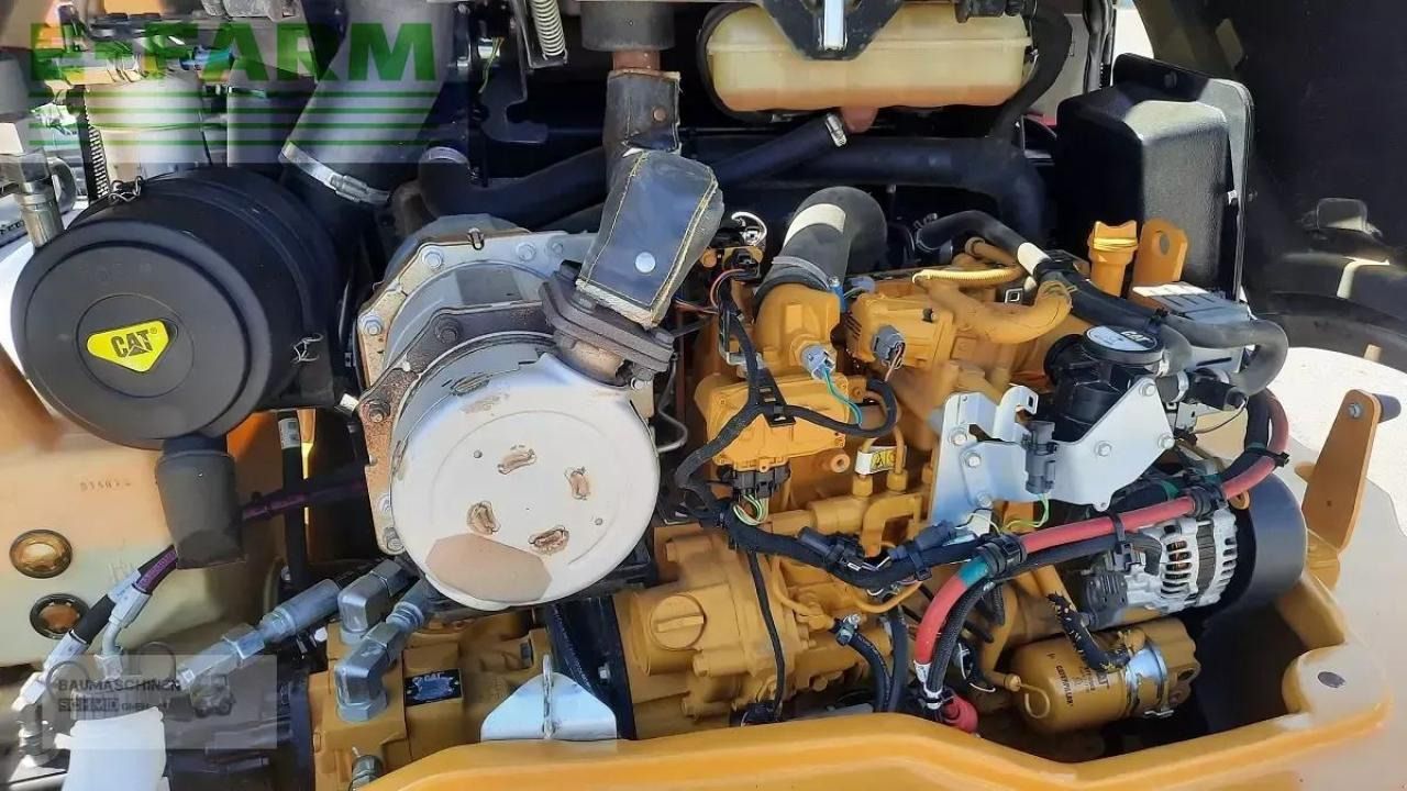2017 Caterpillar 908M engine compartment view 2017 Caterpillar 908M engine compartment view