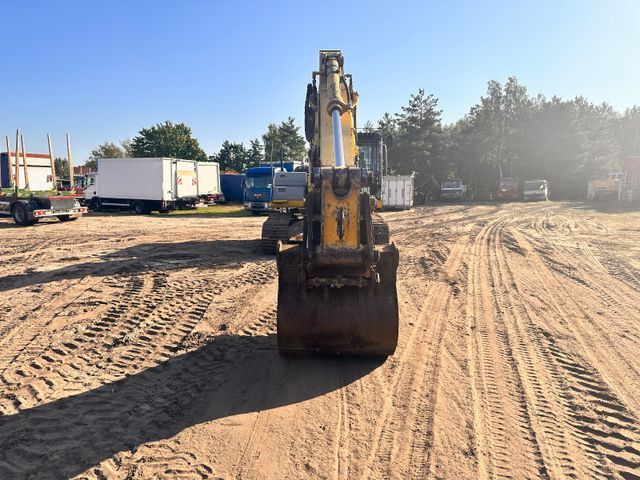 2009 New Holland E265 B crawler excavator, front view