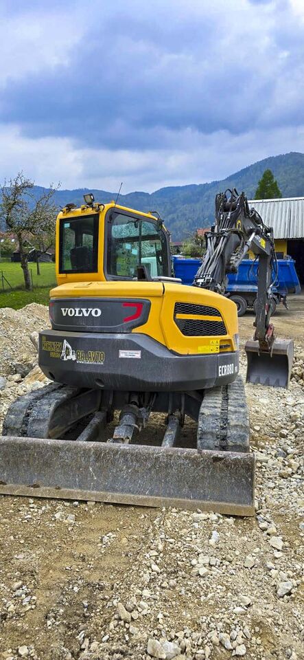 2020 Volvo ECR88D mini excavator rear view