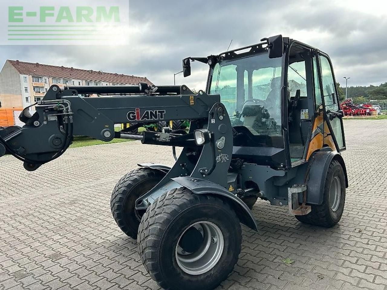 2019 Giant G4500 TELE mini excavator, side view 2019 Giant G4500 TELE mini excavator, side view