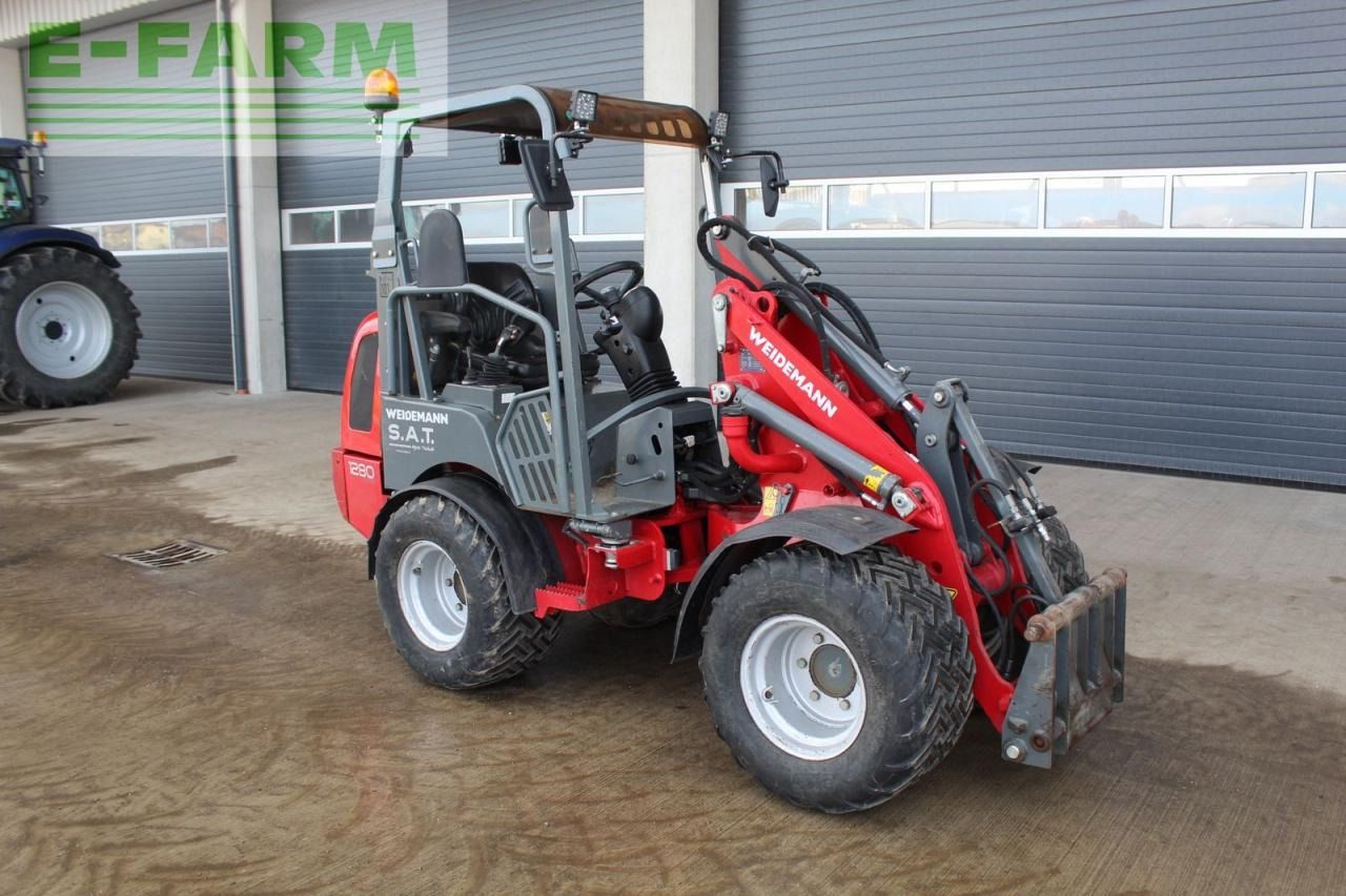 2018 Weidemann 1280 wheel loader, side view 2018 Weidemann 1280 wheel loader, side view