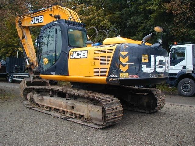2015 JCB JS220LC crawler excavator, rear three-quarter view
