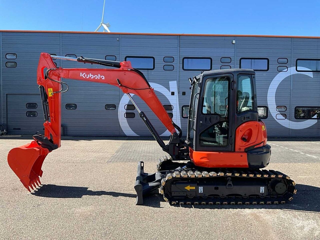 2016 Kubota KX163-5 mini excavator side view