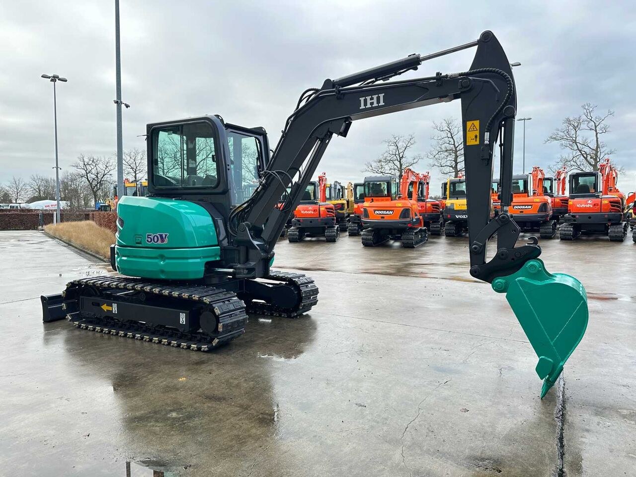 2016 IHI 50V4 mini excavator, side view