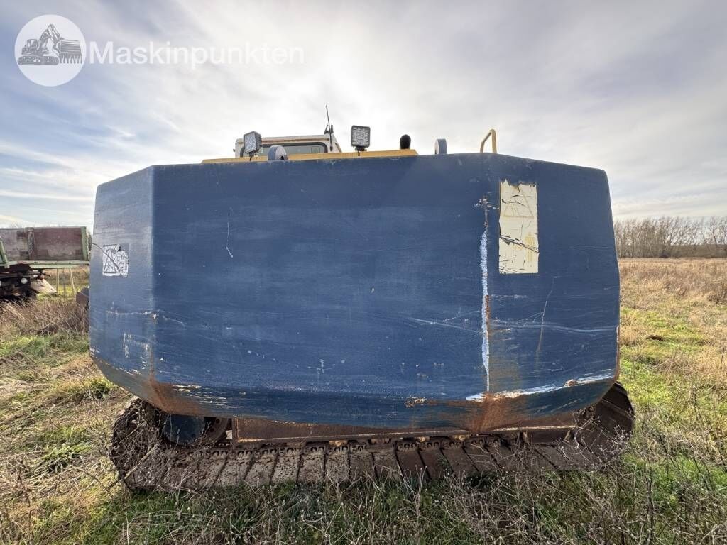 1995 Komatsu PC120-5 crawler excavator rear view