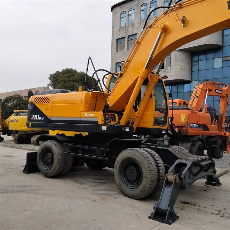2024 Hyundai R210W-9T wheel excavator, rear three-quarter view 2024 Hyundai R210W-9T wheel excavator, rear three-quarter view