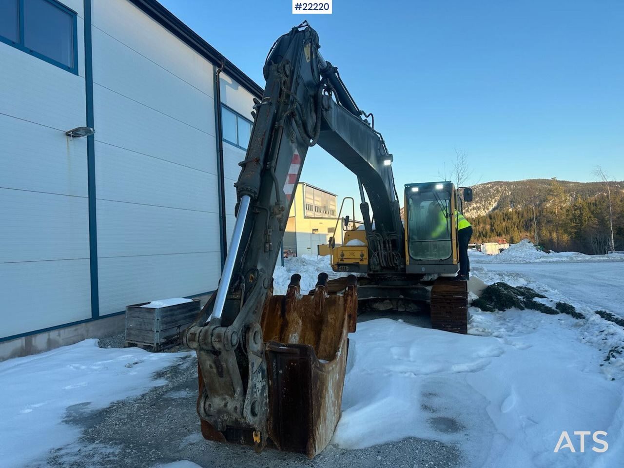 2006 Volvo EC210BLC crawler excavator, front view with bucket