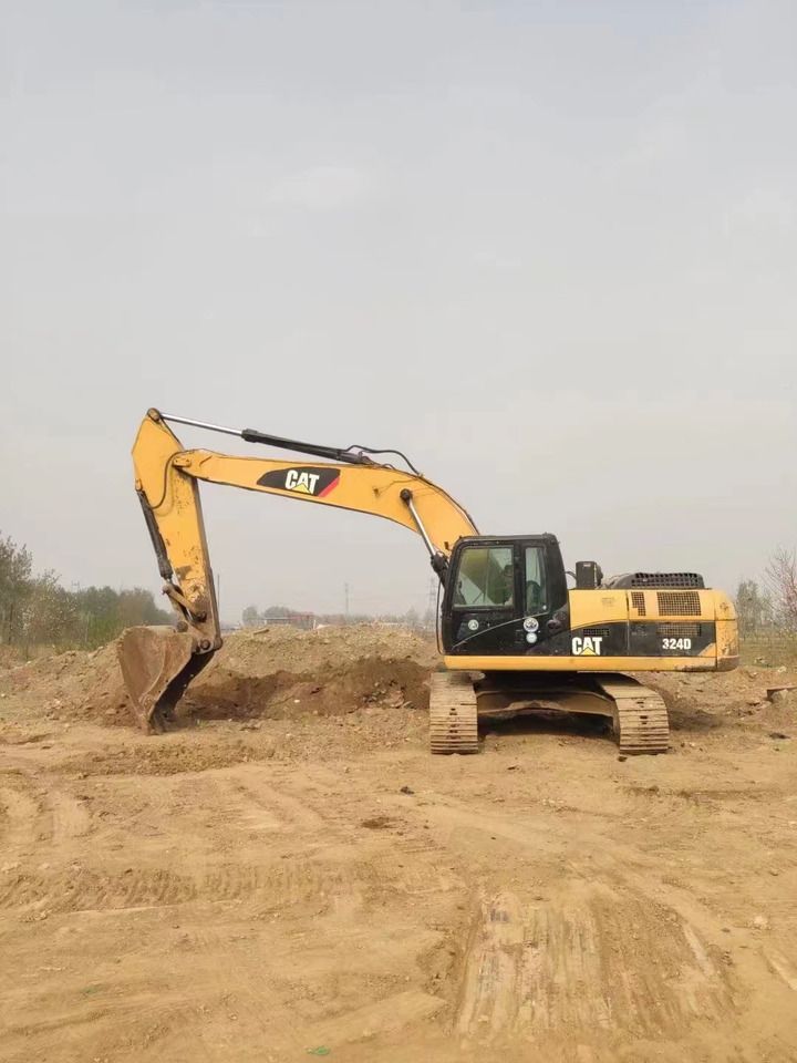 2022 Caterpillar 324D crawler excavator side view