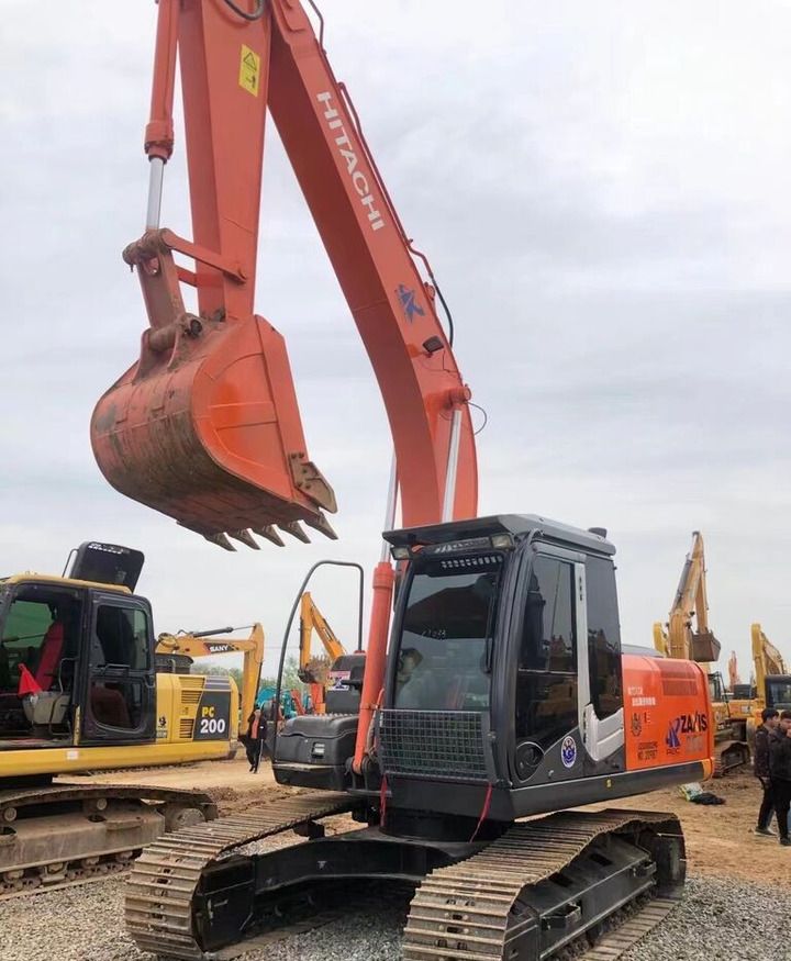 Hitachi ZX200-3 crawler excavator, front three-quarter view