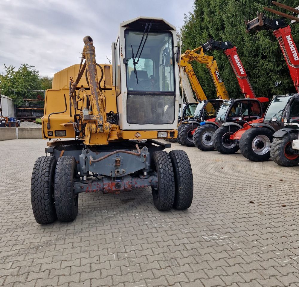 1999 Liebherr A308 wheel excavator, front view