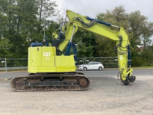 2017 Caterpillar 325F crawler excavator, side view
