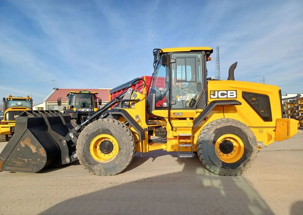 2022 JCB 427HT wheel loader, side view 2022 JCB 427HT wheel loader, side view