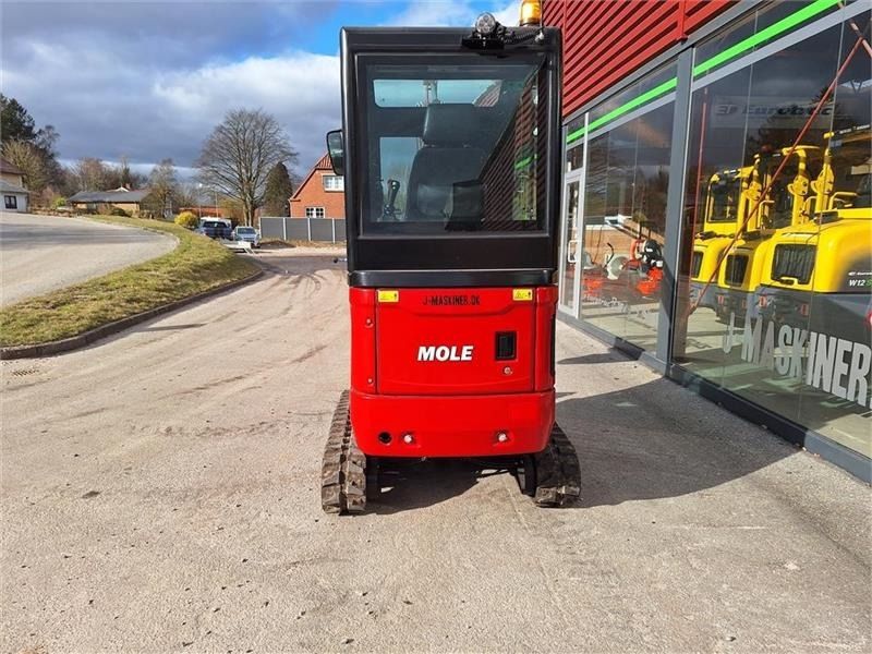 Mole M20 mini excavator, rear view