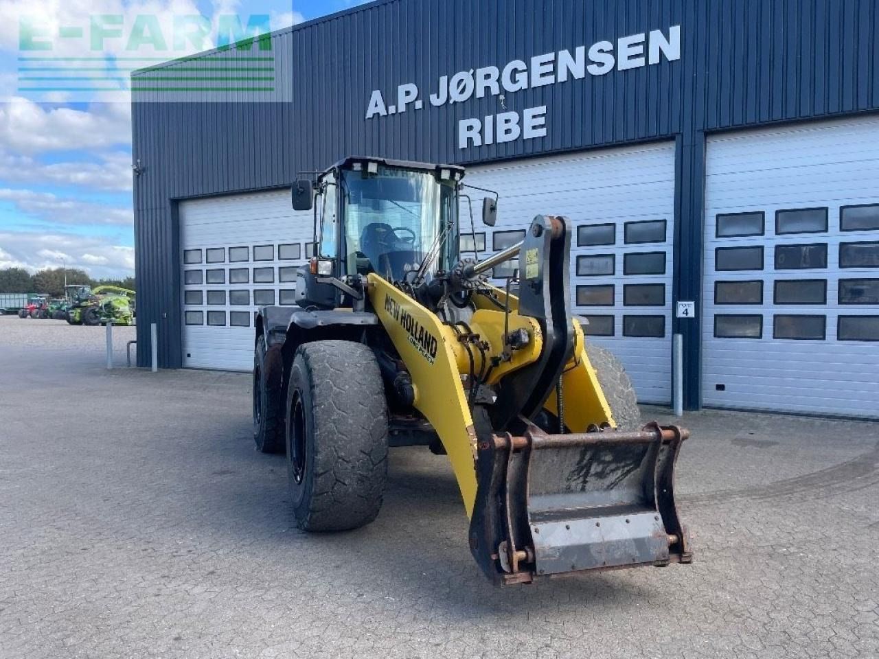 2018 New Holland W190D Long Reach wheel loader, front three-quarter view 2018 New Holland W190D Long Reach wheel loader, front three-quarter view