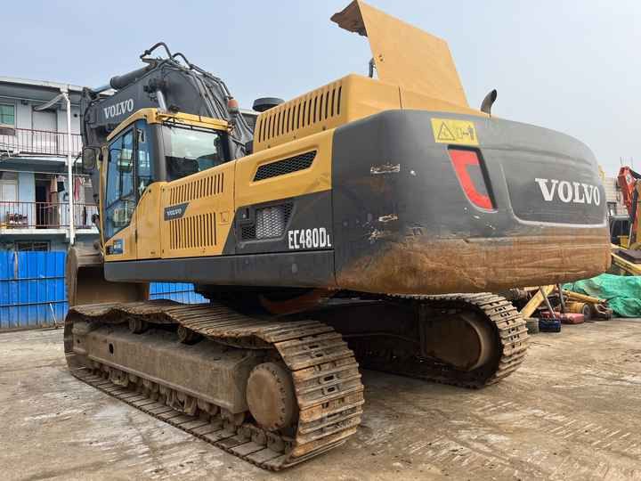 2012 Volvo EC480DL crawler excavator, rear three-quarter view
