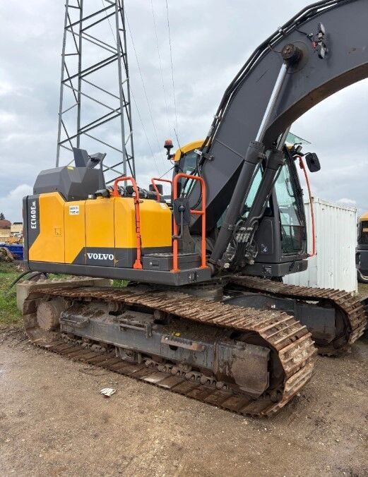 2023 Volvo EC160E NL crawler excavator side view 2023 Volvo EC160E NL crawler excavator side view