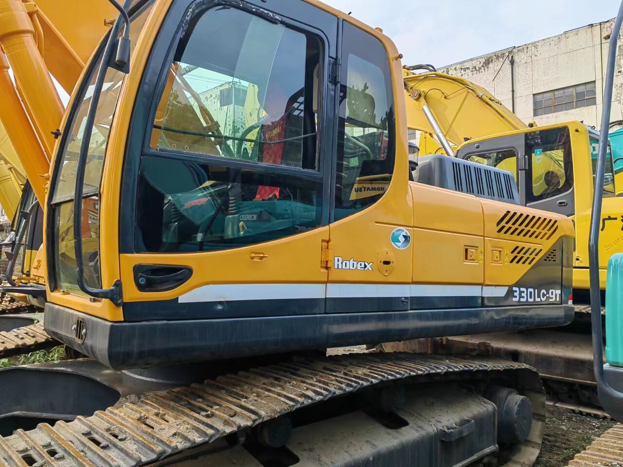 2023 Hyundai R330LC-9T excavator side view