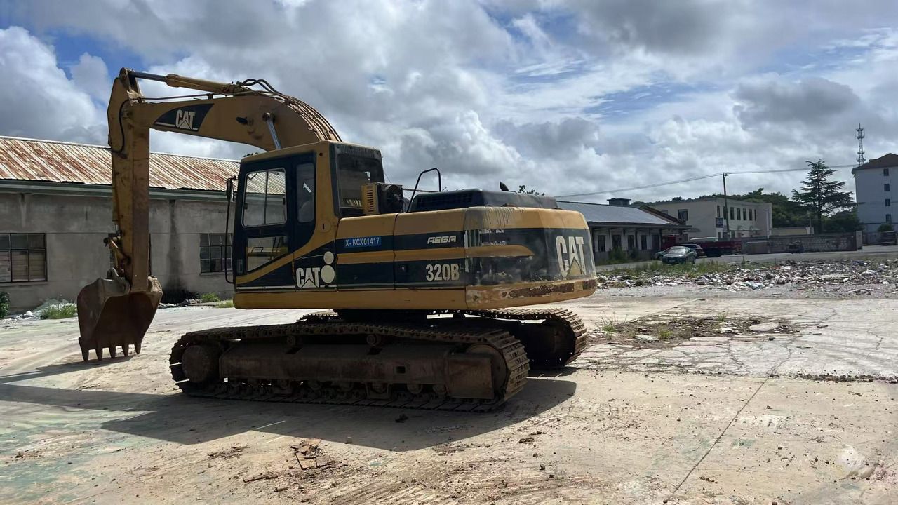 2020 Caterpillar 320BL crawler excavator, rear three-quarter view