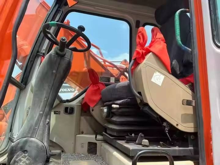 2021 Doosan DH150W-7 wheel excavator interior cab view